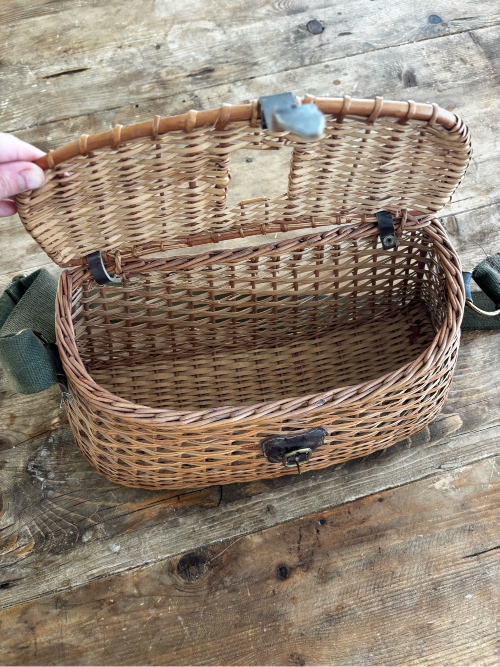 Authentic fishing basket - Picture 3 of 4